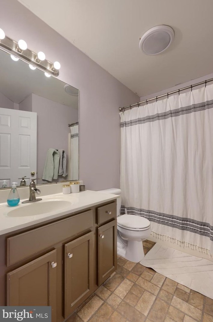 839 Knl Dr, Mount Joy PA  17552-9417 exterior