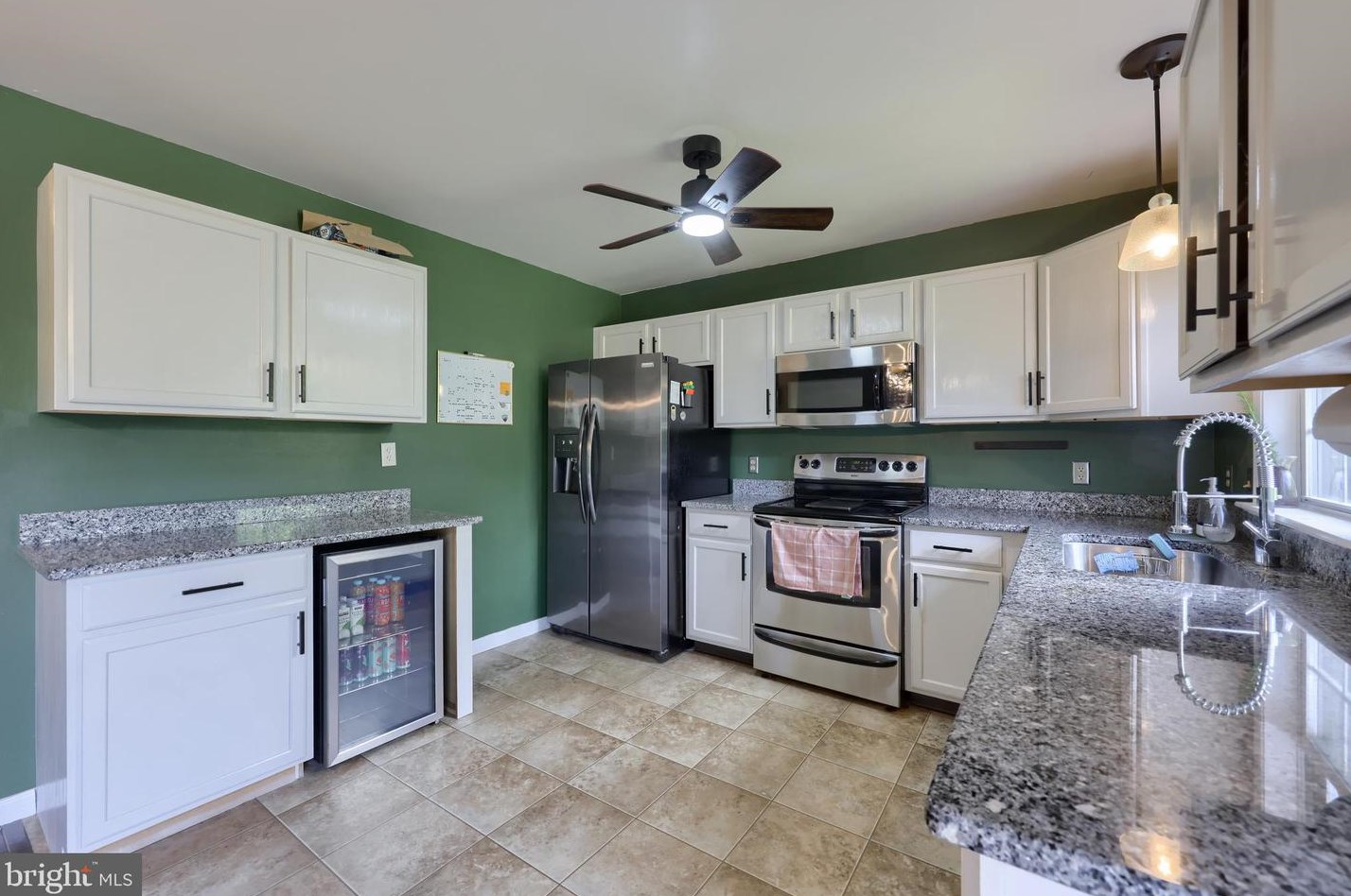 839 Knl Dr, Mount Joy PA  17552-9417 exterior