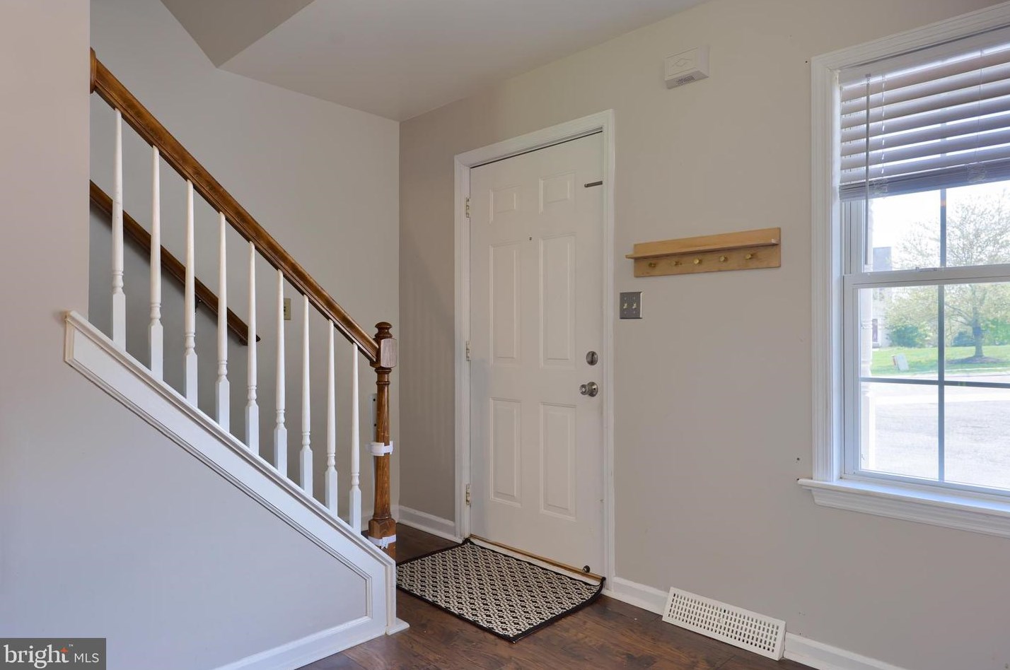 839 Knoll Dr, Mount Joy PA  17552-9409 exterior
