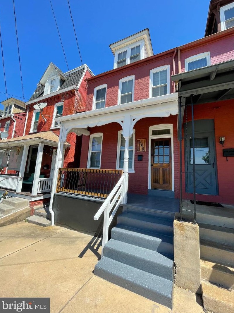 431 3rd St, Kinderhook PA  17512-1139 exterior