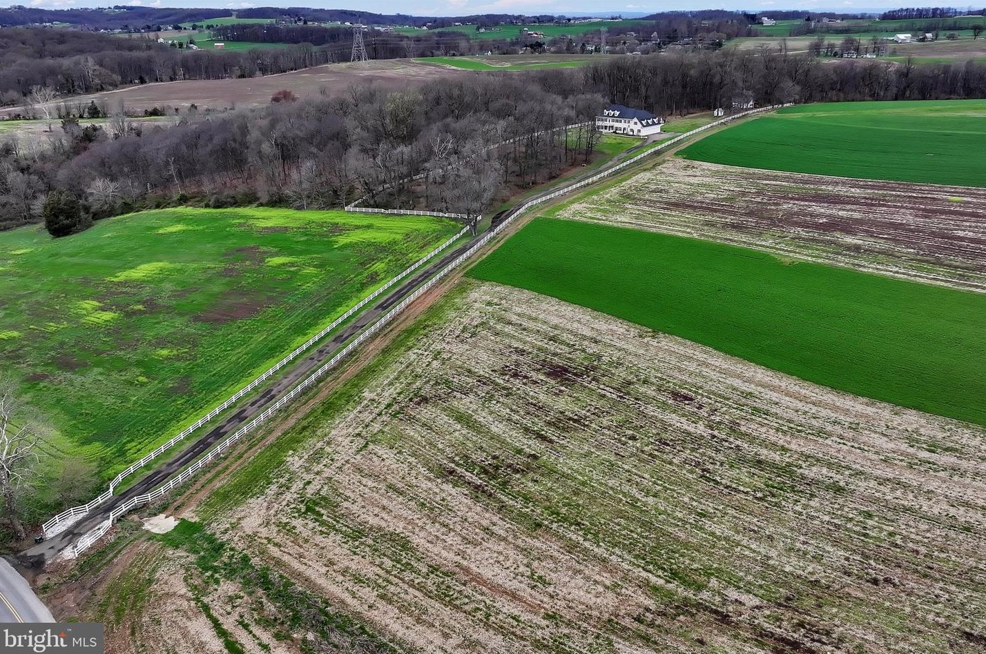 58 Center Rd, Buck, PA 17566