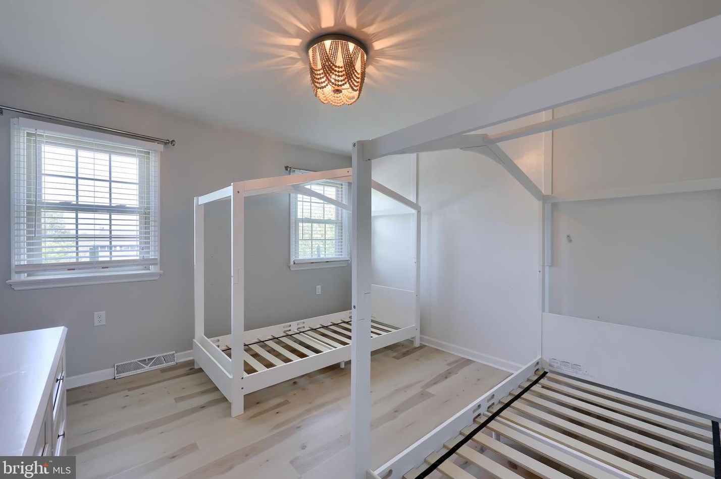 114 Pebble Run, Lancaster PA  17602-1373 exterior