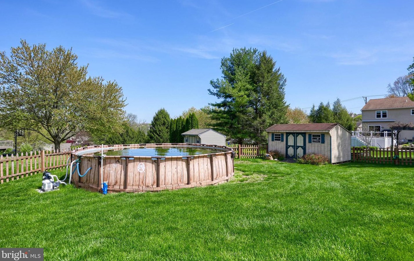 114 Pebble Run, Lancaster PA  17602-1373 exterior