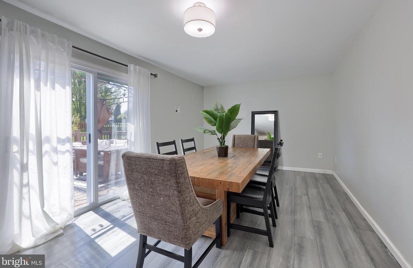 114 Pebble Run, Lancaster PA  17602-1373 exterior