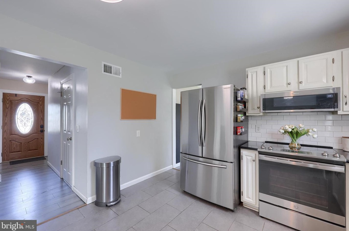 114 Pebble Run, Lancaster PA  17602-1373 exterior