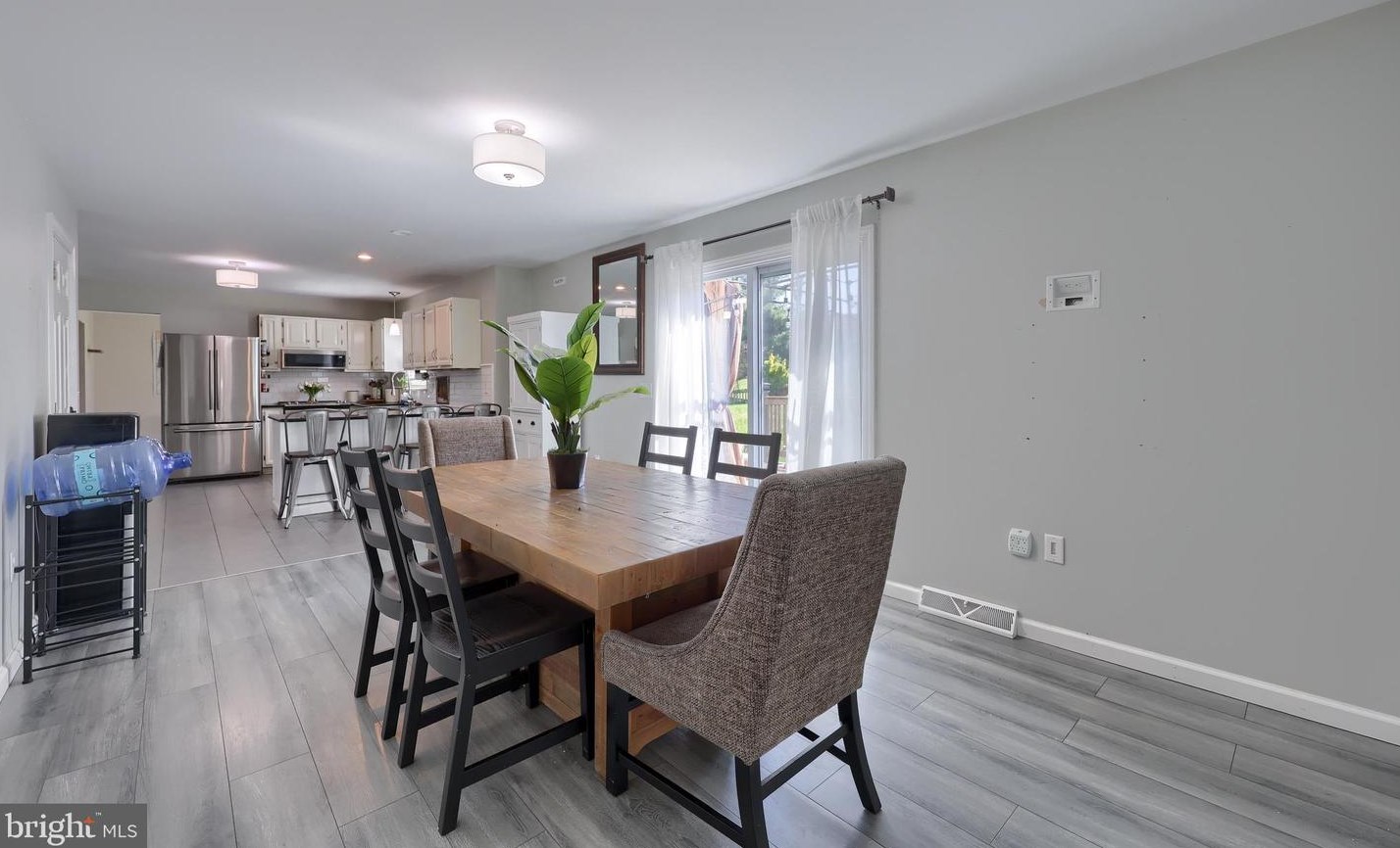 114 Pebble Run, Lancaster PA  17602-1373 exterior