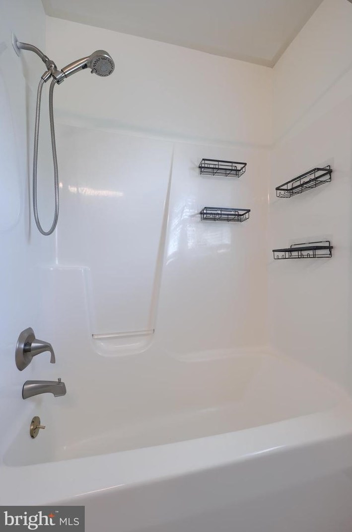 114 Pebble Run, Lancaster PA  17602-1373 exterior