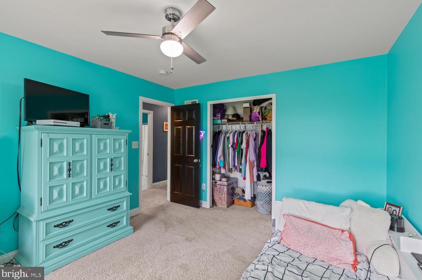 42 Honeysuckle Dr, Marietta PA 17547-8502 exterior