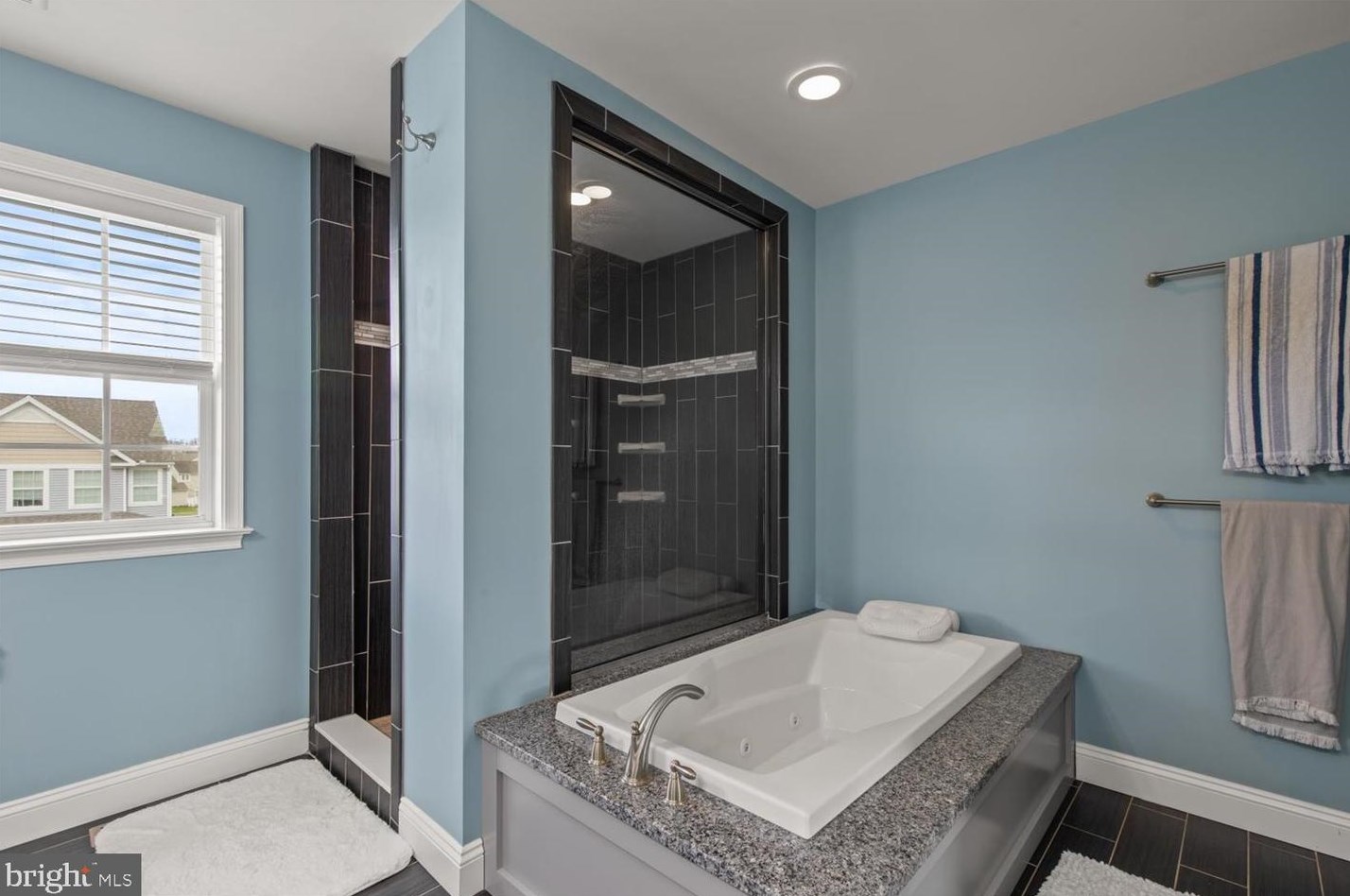 42 Honeysuckle Dr, Marietta PA 17547-8502 exterior