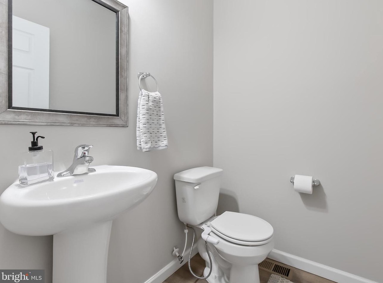 620 Stockdale Dr, Lancaster PA  17601 exterior