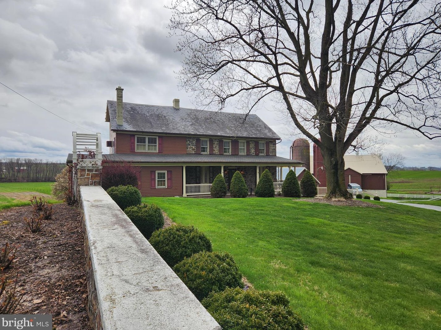 1041 Valley Rd, Buck, PA 17566-9452