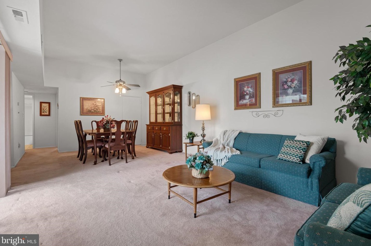 40 Valleybrook Dr, Lancaster PA  17601-4617 exterior