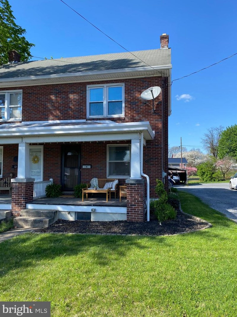 10 W Pine St, Ephrata, PA 17522