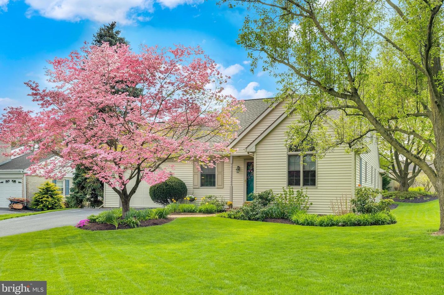 336 Sun Valley Dr, Bareville, PA 17540
