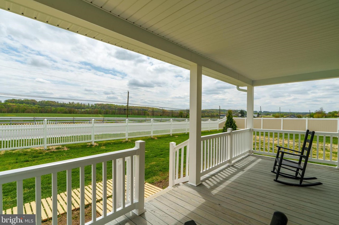 966 Valley Rd, Buck, PA 17566