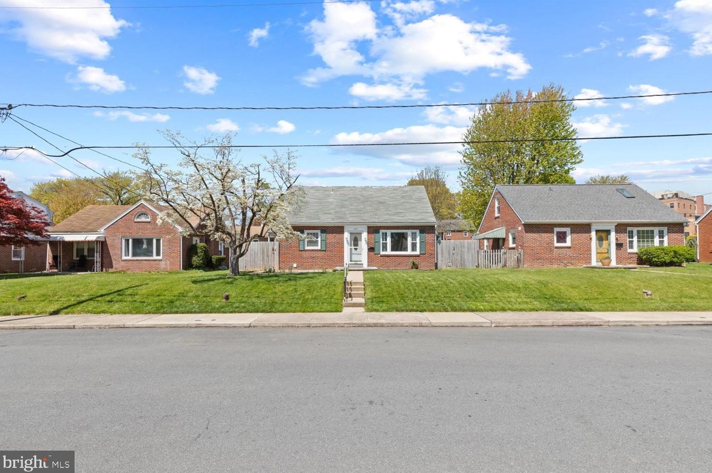 220 Penn Ave, Ephrata PA  17522-1730 exterior