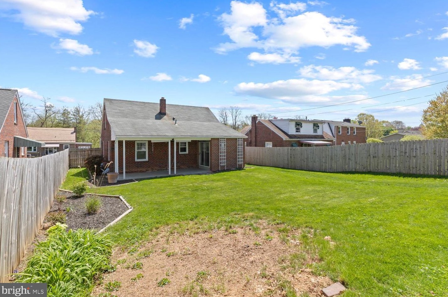 220 Penn Ave, Ephrata PA  17522-1730 exterior