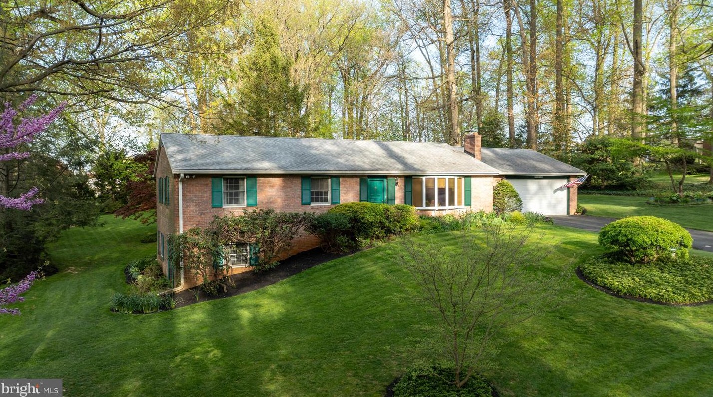 13 Marie Dr, Buck, PA 17566