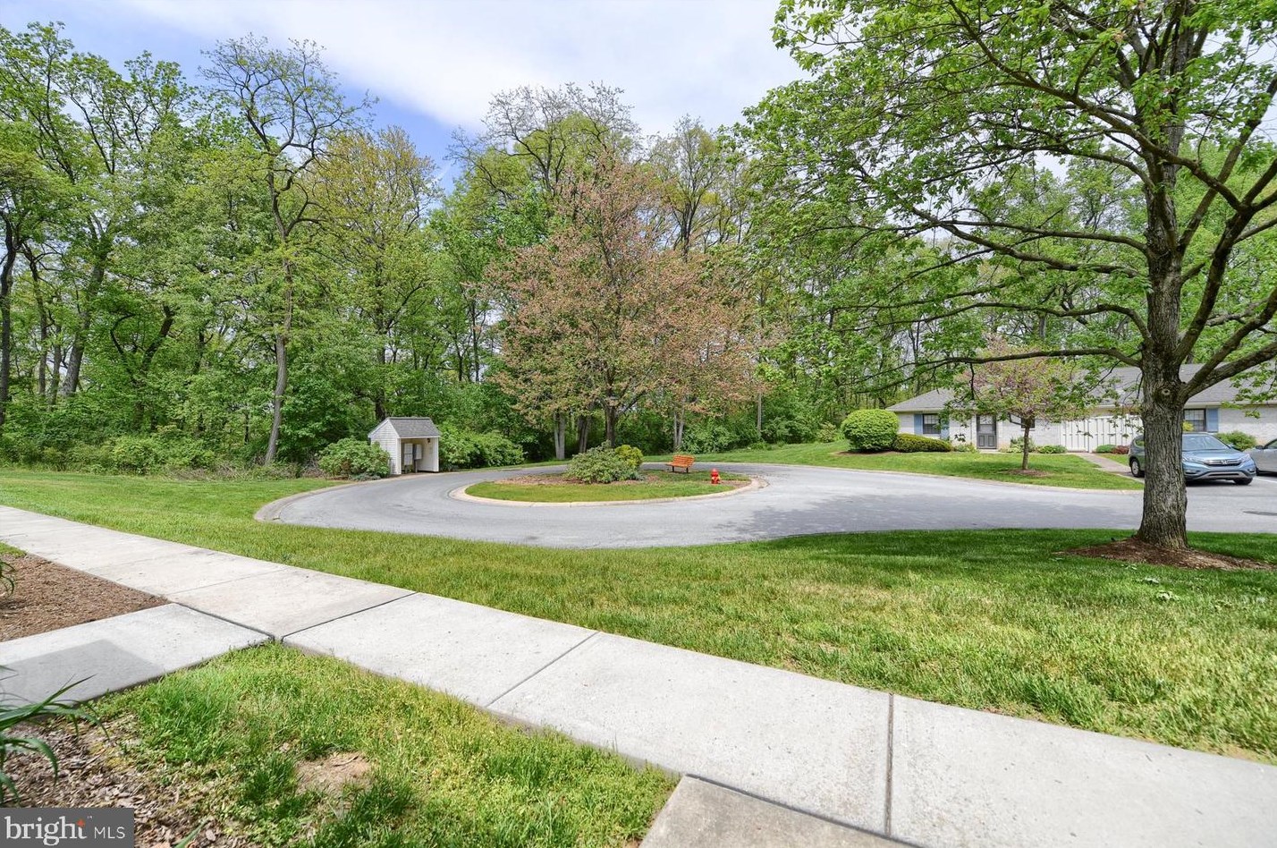 371 Valleybrook Dr, Lancaster PA  17601-4639 exterior