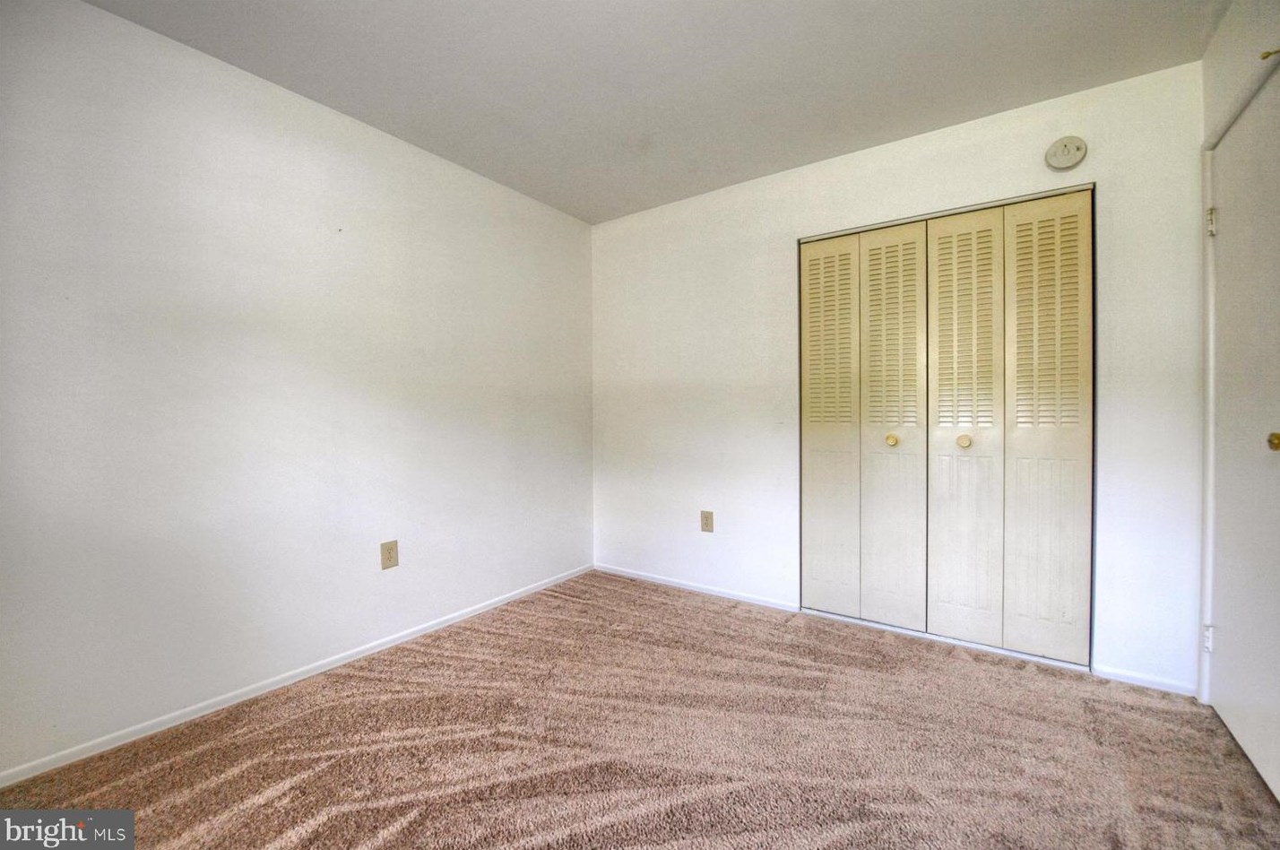 371 Valleybrook Dr, Lancaster PA  17601-4639 exterior