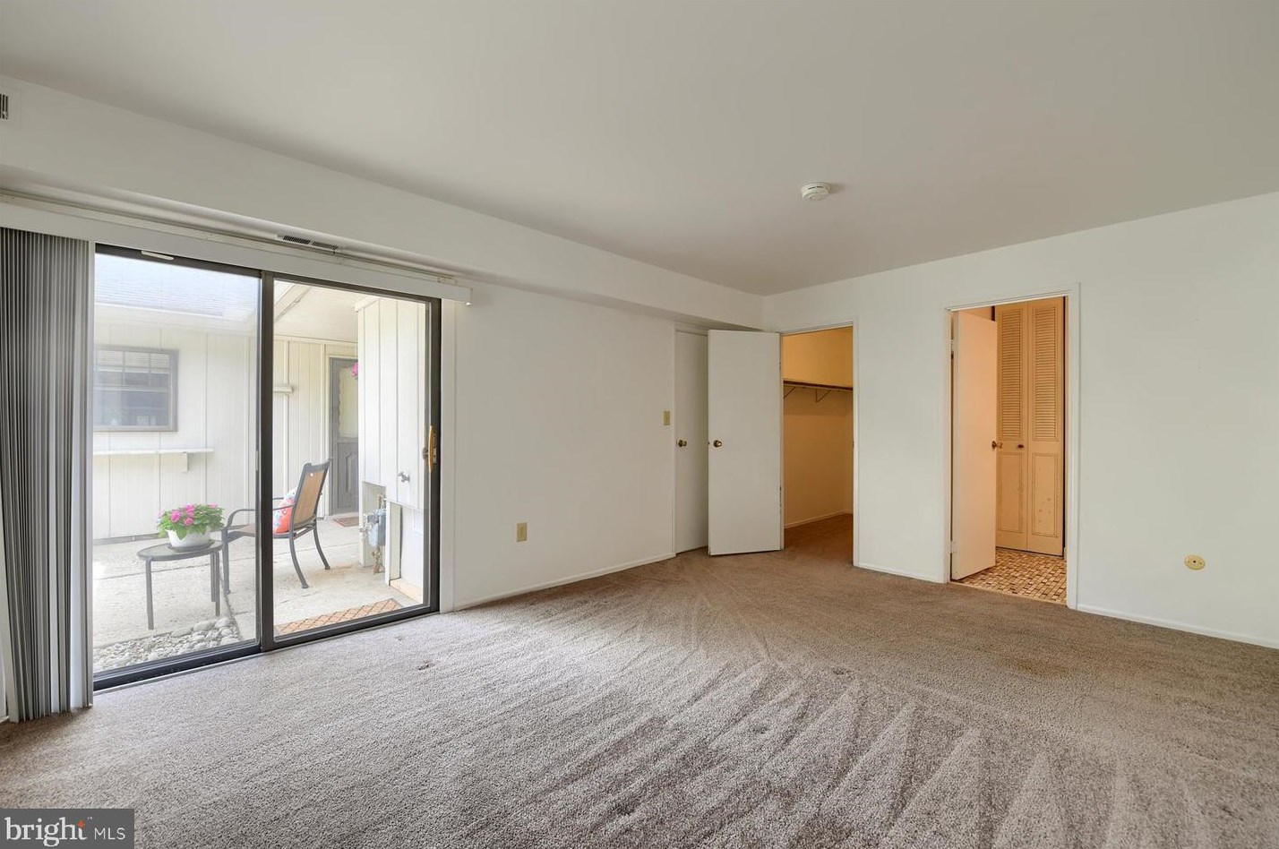 371 Valleybrook Dr, Lancaster PA  17601-4639 exterior