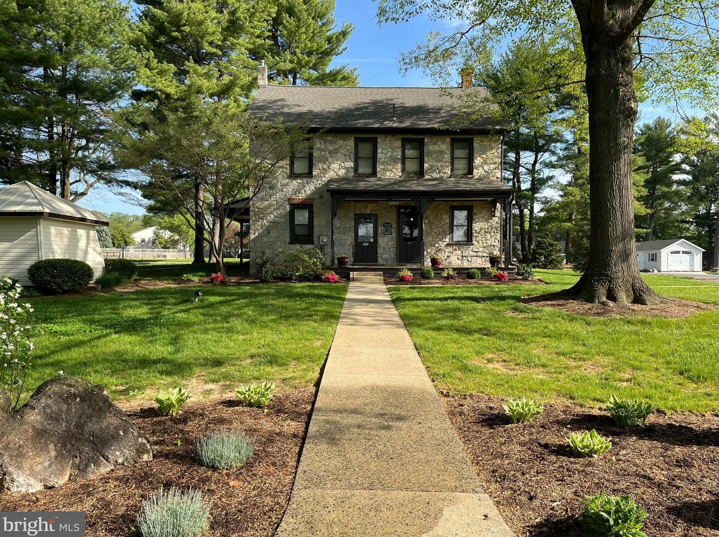 371 Valleybrook Dr, Lancaster PA  17601-4639 exterior