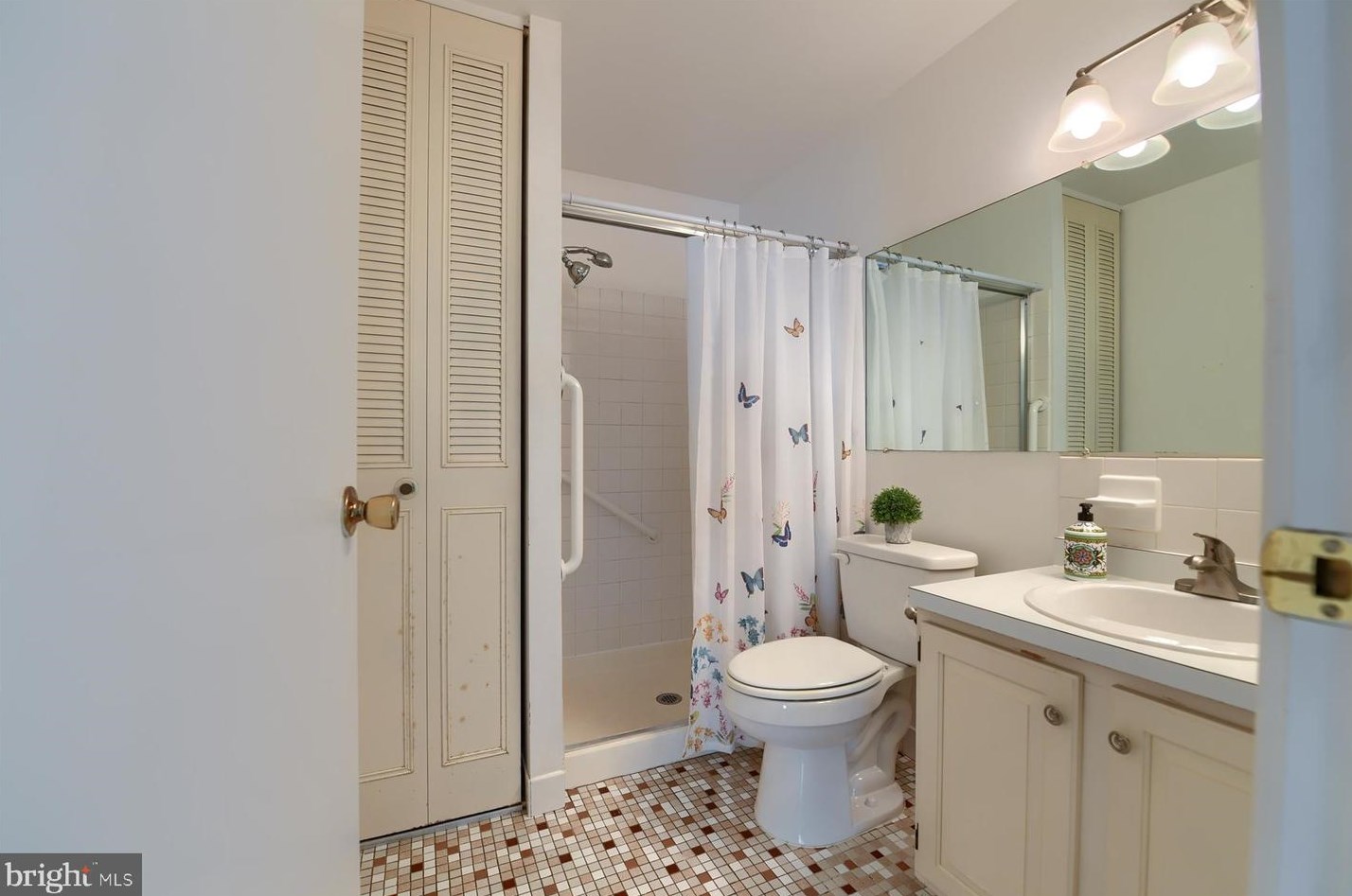 371 Valleybrook Dr, Lancaster PA  17601-4639 exterior