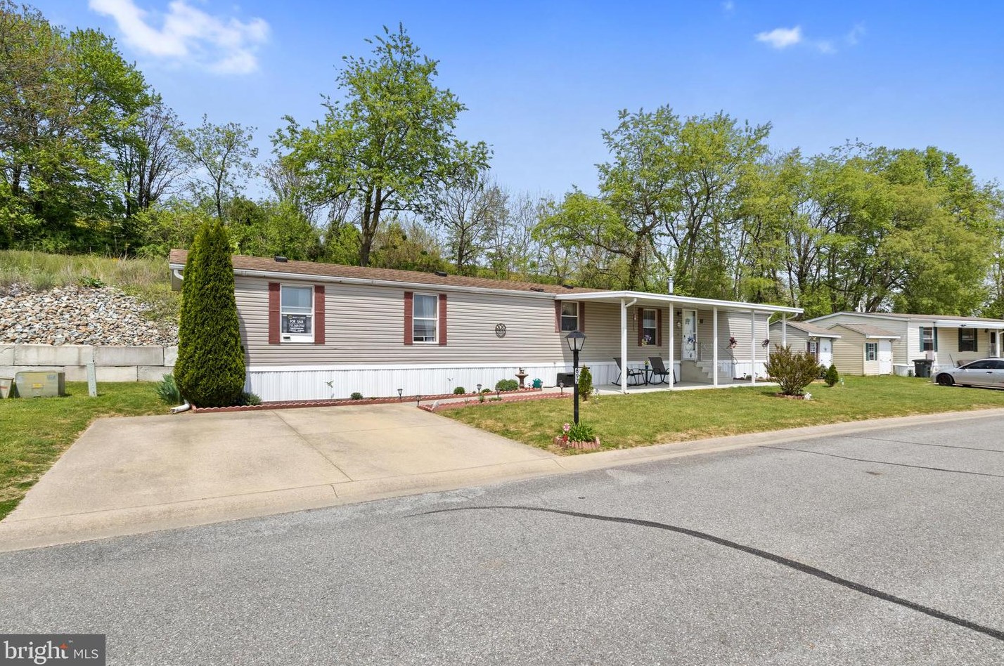 697 Lilac Dr, Smithville, PA 17560