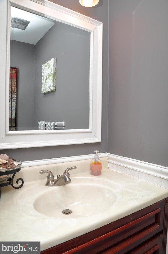 2839 Michener Dr, Lancaster PA  17601-1901 exterior