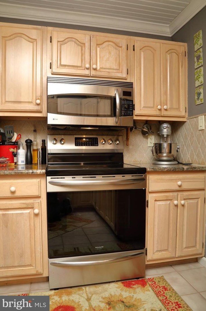 2839 Michener Dr, Lancaster PA  17601-1901 exterior