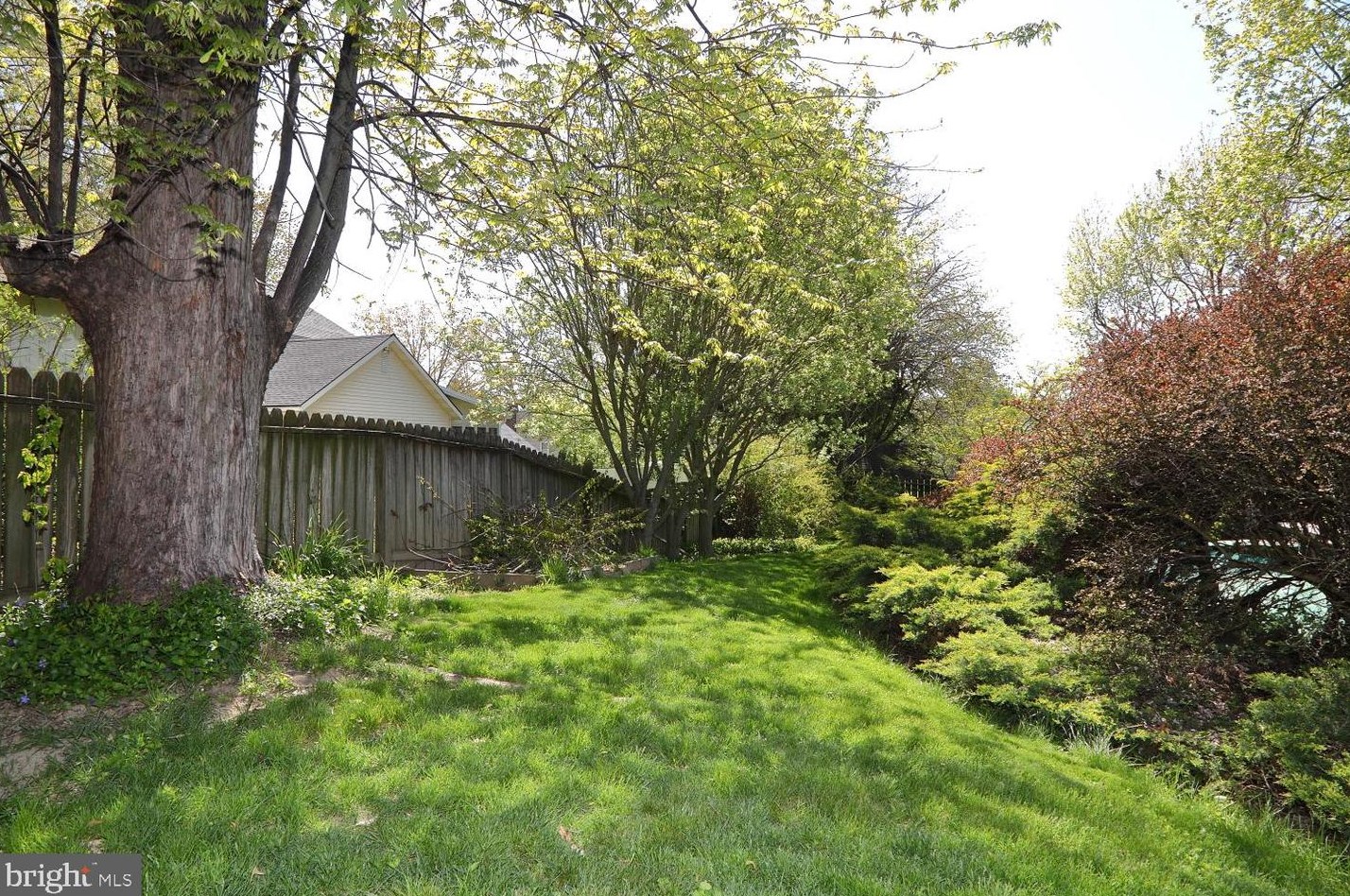 2839 Michener Dr, Lancaster PA  17601-1901 exterior