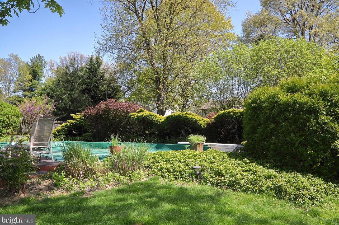 2839 Michener Dr, Lancaster PA  17601-1901 exterior