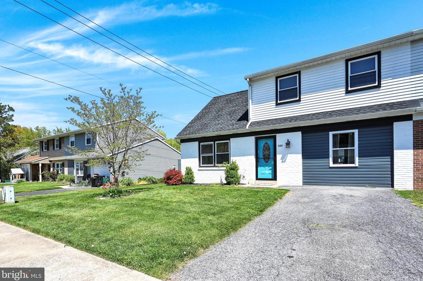 332 Jeff Ave, Ephrata, PA 17522-2451