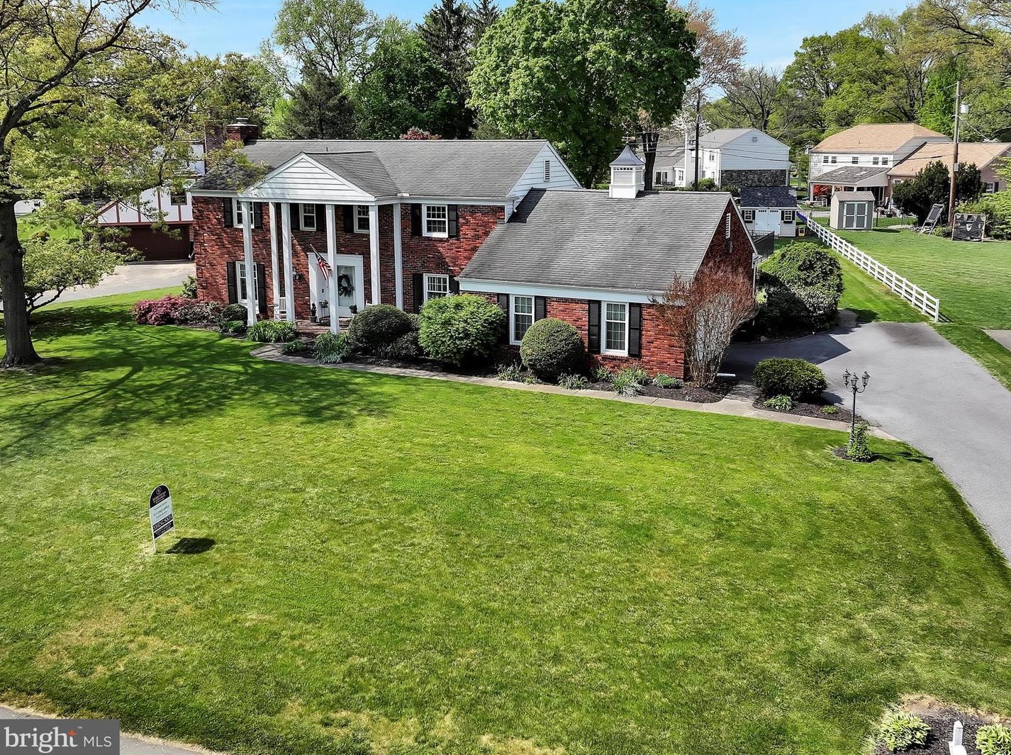 1349 Country Club Dr, Lancaster PA  17601-5209 exterior