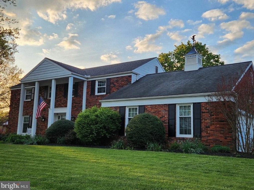 1349 Country Club Dr, Lancaster, PA 17601