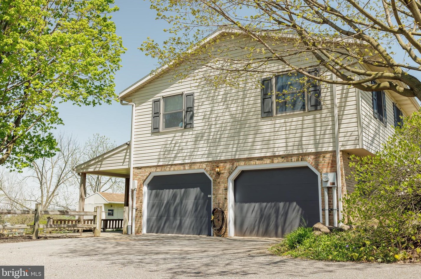518 W Trout Run Rd, Ephrata, PA 17522