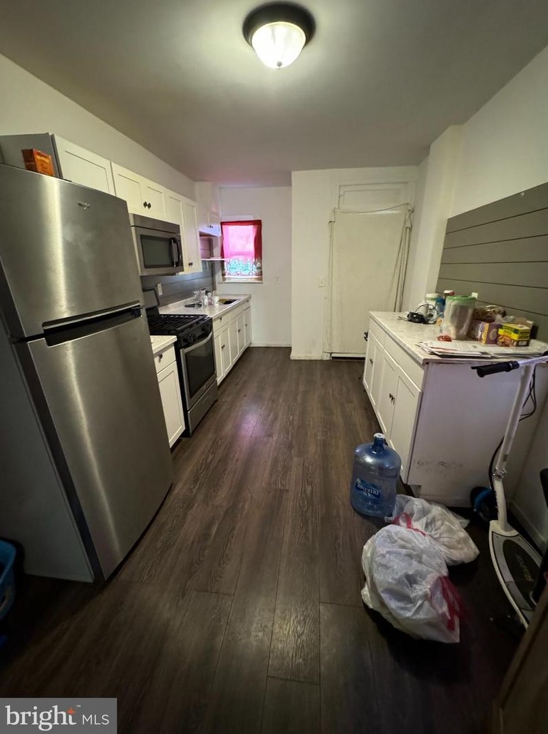 563 Pershing Ave, Lancaster PA  17602-4369 exterior