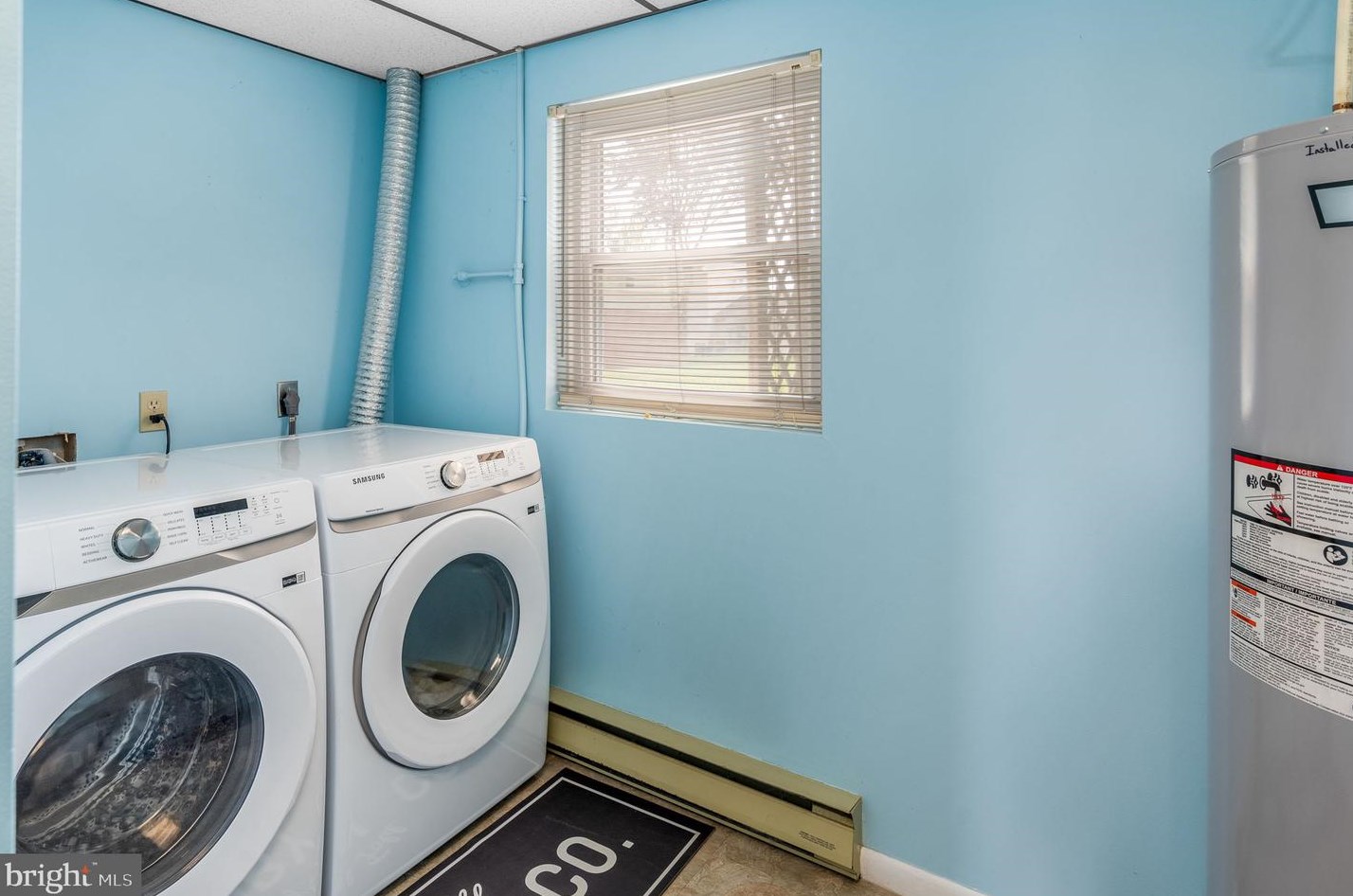 3076 Todd Ln, Lancaster PA  17601-1352 exterior