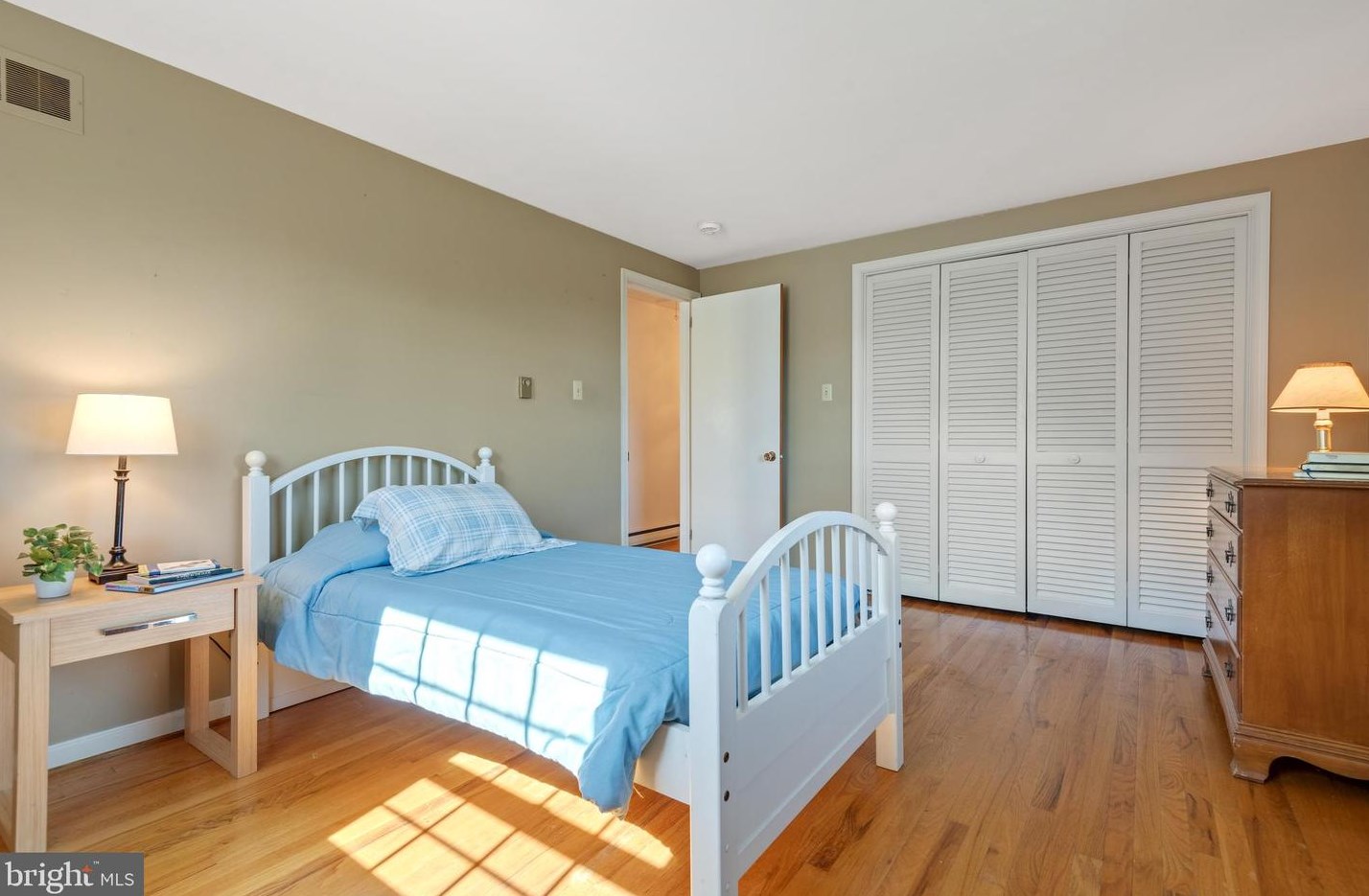 2025 Northbrook Dr, Lancaster PA 17601-4918 exterior