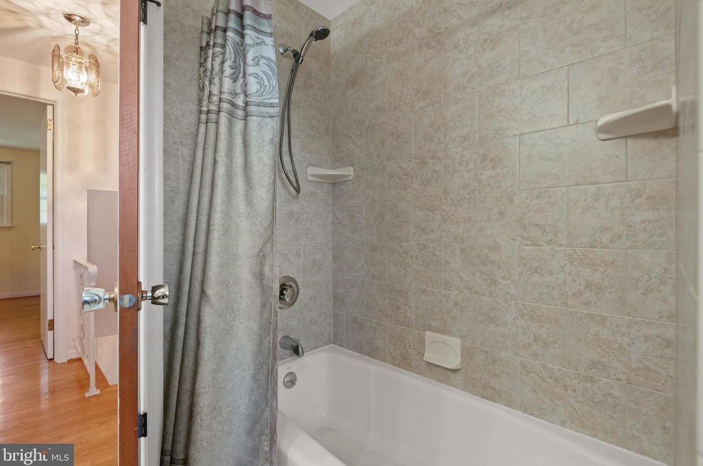 2025 Northbrook Dr, Lancaster PA 17601-4918 exterior