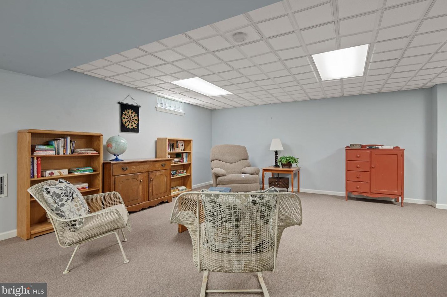 2025 Northbrook Dr, Lancaster PA 17601-4918 exterior