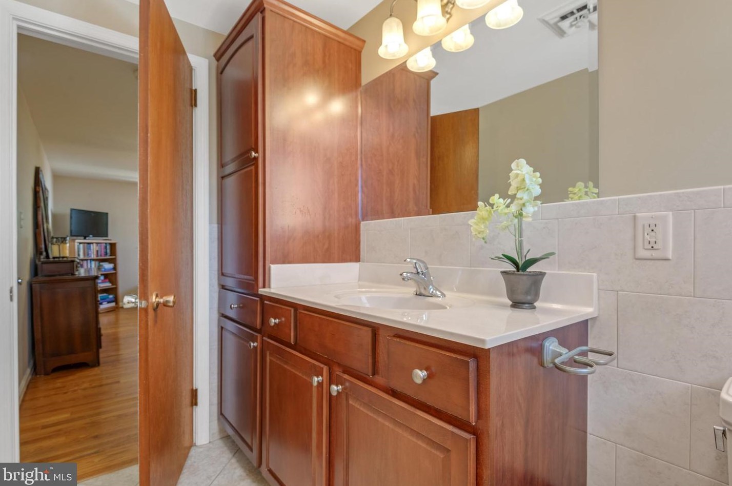 2025 Northbrook Dr, Lancaster PA 17601-4918 exterior