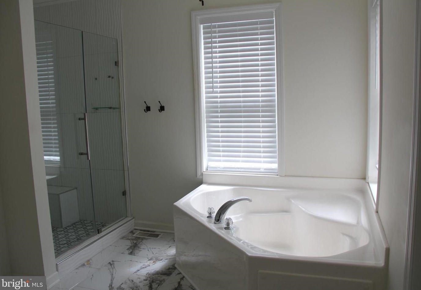 1674 Stony Battery Rd, Lancaster PA  17601-1287 exterior