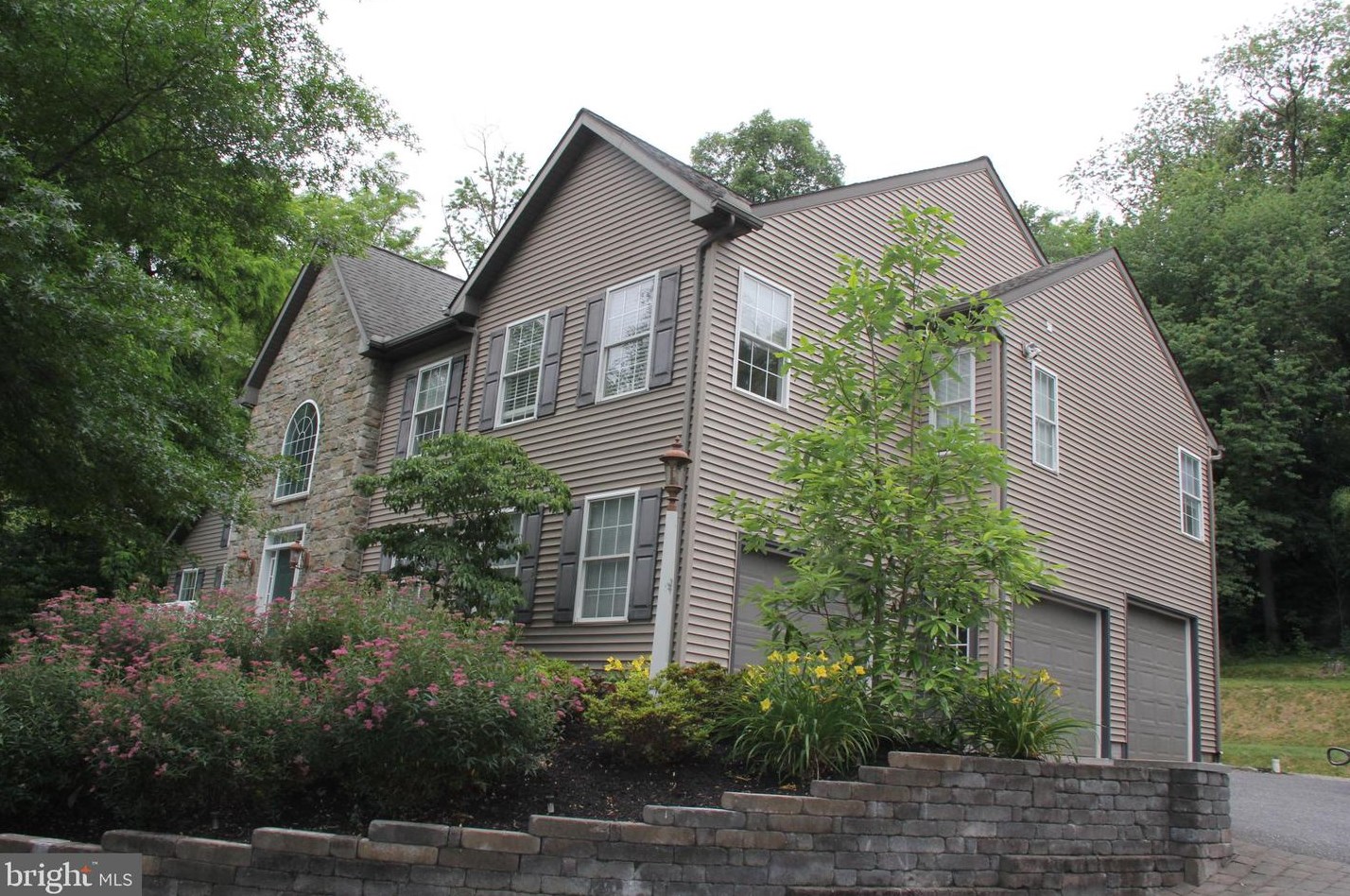 1674 Stony Battery Rd, Lancaster PA  17601-1287 exterior