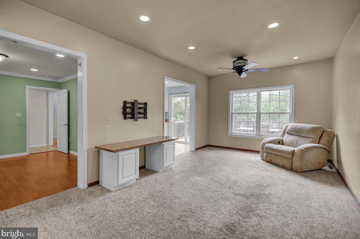 365 Summit Dr, Kinderhook, PA 17512