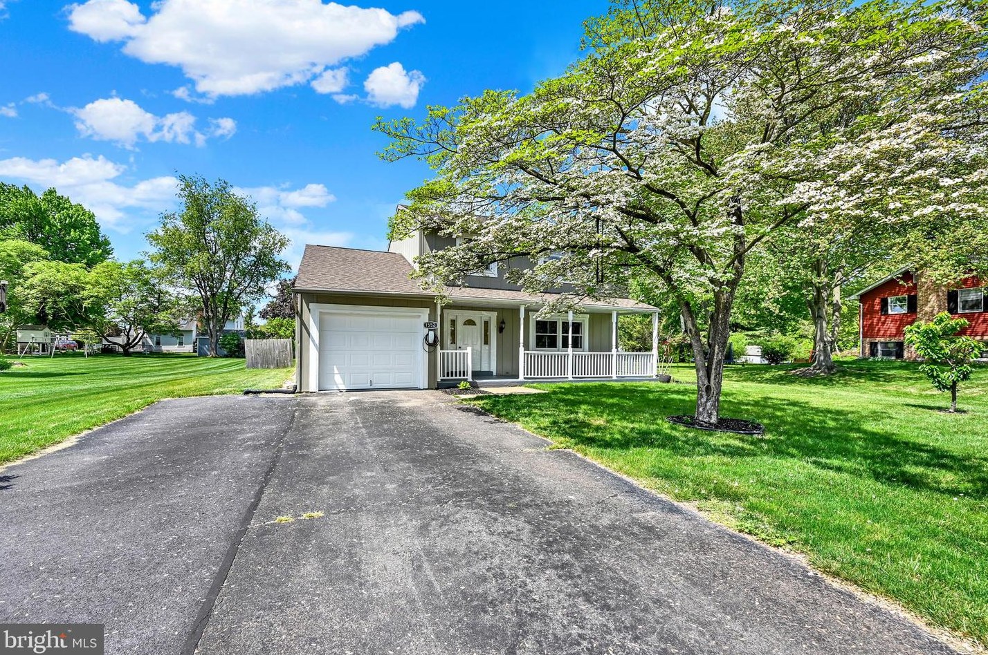 1552 Duff Land Dr, Landisville, PA 17538-1343