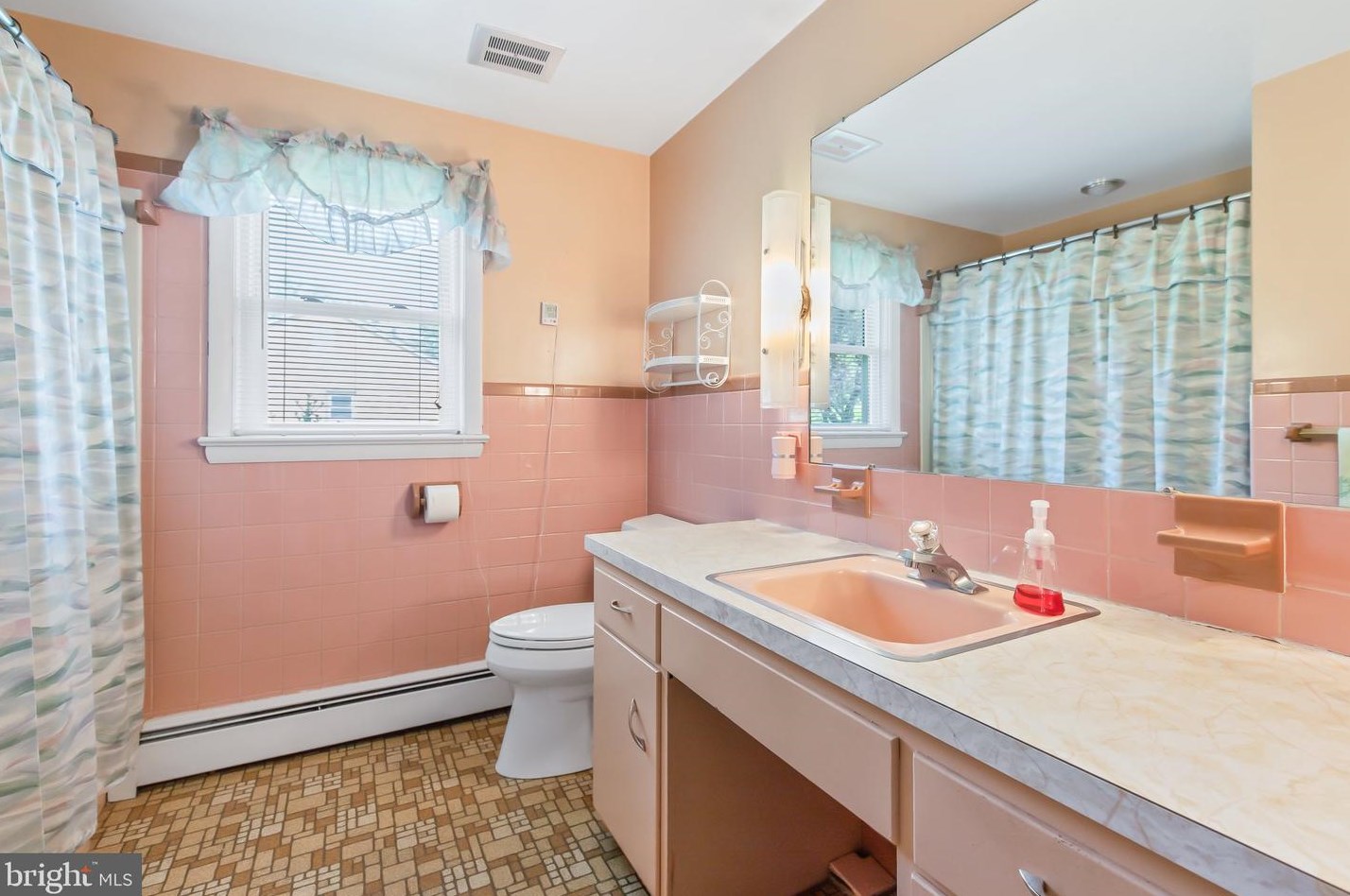 1618 Stony Battery Rd, Lancaster PA  17601-1282 exterior