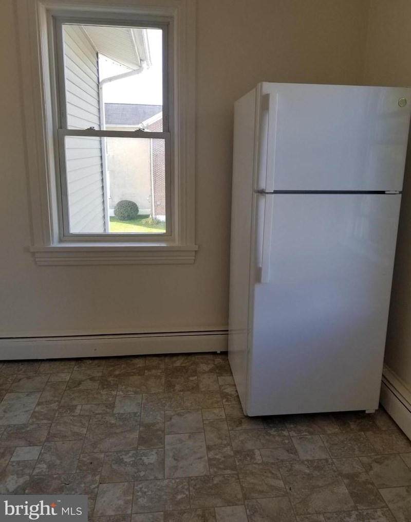 24 Green St #b, Bartville, PA 17509