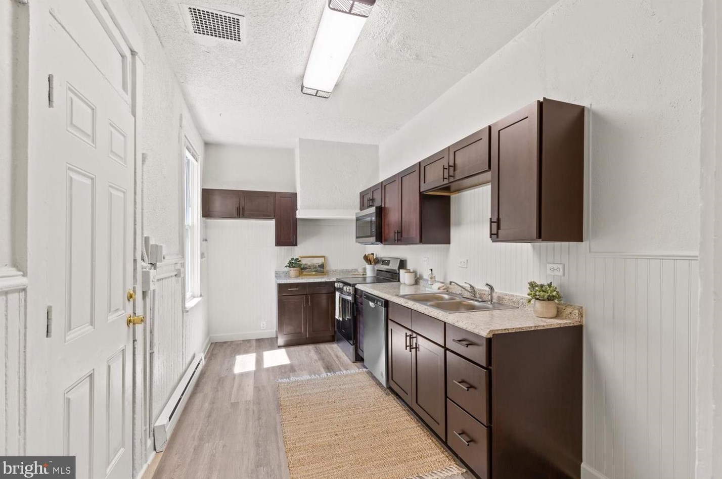 64 Locust St, Lancaster PA 17602-3635 exterior