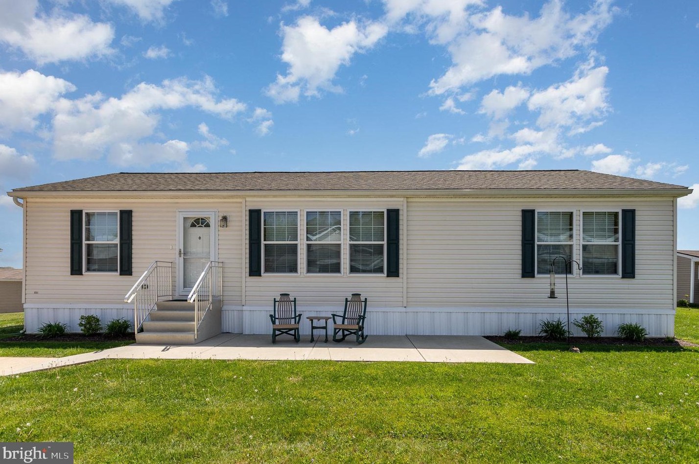1003 Elm St, Smithville, PA 17560